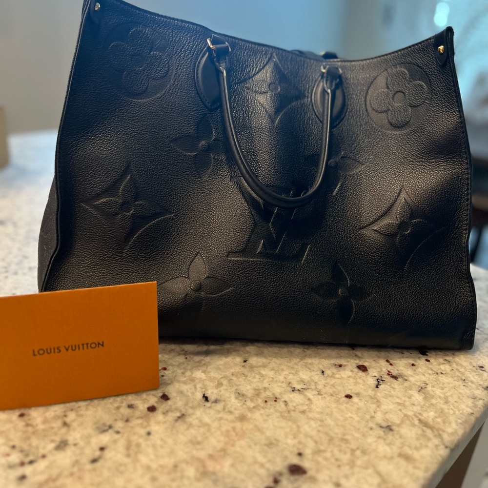 Louis Vuitton OnTheGo GM Tote - Picture 2 of 6
